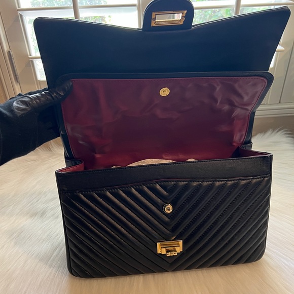 Luxury designer purse. - Picture 14 of 15